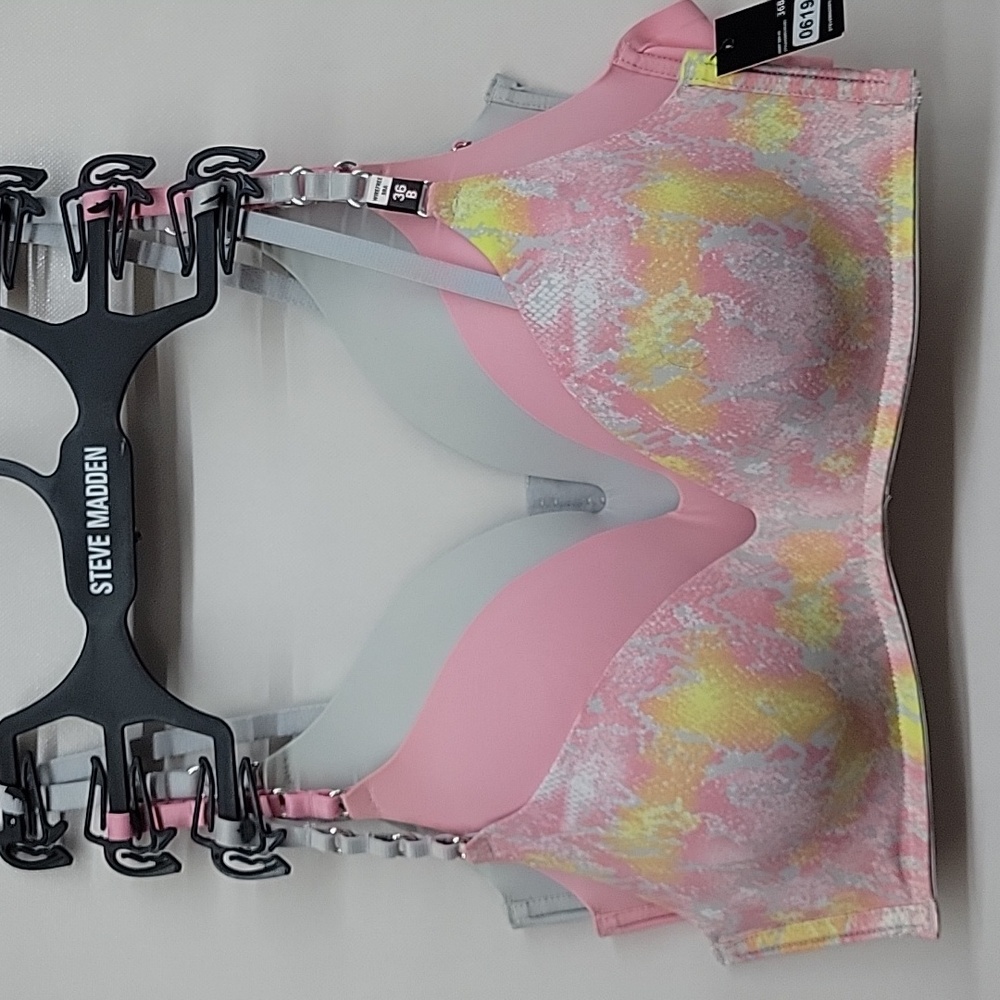 STEVE MADDEN WIREFREE BRA.